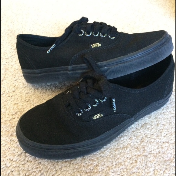 Vans Shoes - 🖤 VANS All Black With Cheetah Print Eyelets 🖤